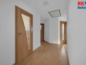 Prodej rodinného domu, Hrdlořezy, 400 m2