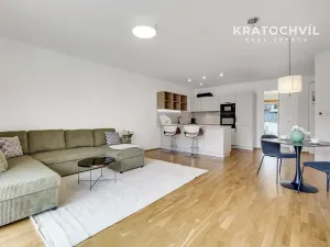 Prodej bytu 2+kk, Praha - Smíchov, Grafická, 70 m2