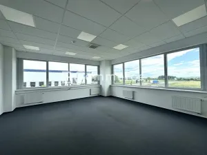 Pronájem kanceláře, Brno, Letiště Brno-Tuřany, 600 m2