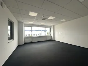 Pronájem kanceláře, Brno, Letiště Brno-Tuřany, 600 m2