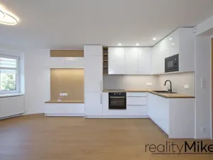 Pronájem bytu 2+kk, Liberec, Šafaříkova, 57 m2