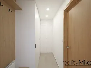 Pronájem bytu 2+kk, Liberec, Šafaříkova, 57 m2