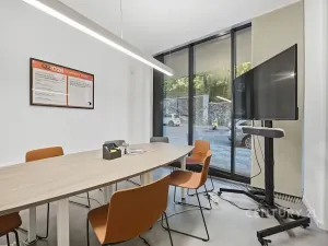 Pronájem kanceláře, Praha - Smíchov, Na Zatlance, 232 m2