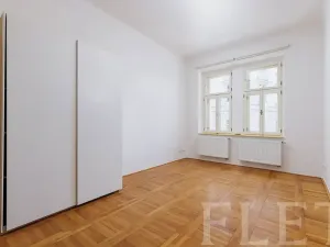 Pronájem bytu 1+1, Praha - Holešovice, Kamenická, 40 m2