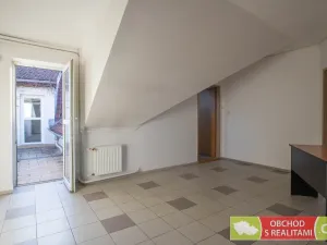 Prodej kanceláře, Chrudim - Chrudim IV, Lupáčova, 612 m2