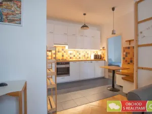 Prodej bytu 2+kk, Praha - Holešovice, U Uranie, 40 m2