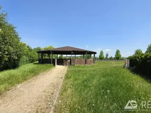 Prodej komerčního pozemku, Úžice, 68855 m2