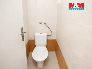 Pronájem kanceláře, Pardubice - Zelené Předměstí, 17. listopadu, 82 m2