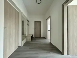 Pronájem bytu 2+kk, Milovice, Kaštanová, 49 m2