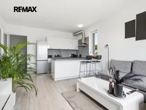 Prodej bytu 2+kk, Praha - Vysočany, Strnadových, 50 m2