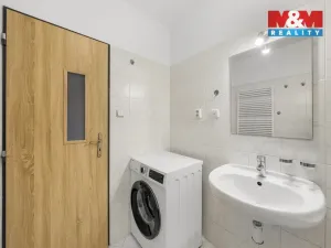 Prodej bytu 2+1, Chlumec, Stradovská, 51 m2
