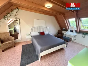 Prodej rodinného domu, Knovíz, 214 m2