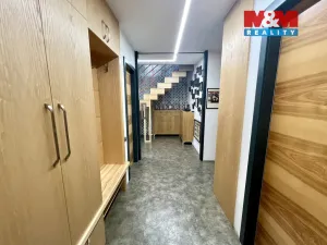 Prodej rodinného domu, Knovíz, 214 m2