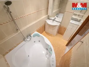 Prodej bytu 3+1, Praha, Parmská, 72 m2