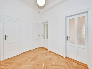 Pronájem bytu 3+1, Praha - Malá Strana, Karmelitská, 95 m2
