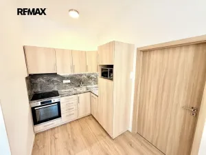 Pronájem bytu 2+kk, Praha - Vyšehrad, Neklanova, 57 m2