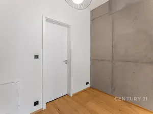 Pronájem bytu 3+kk, Praha - Vysočany, Kolbenova, 65 m2