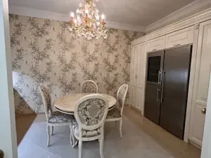 Prodej bytu 4+1, Karlovy Vary, Divadelní náměstí, 145 m2
