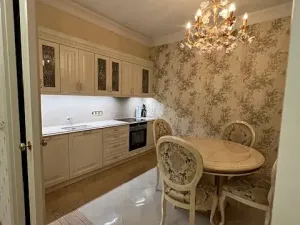 Prodej bytu 4+1, Karlovy Vary, Divadelní náměstí, 145 m2