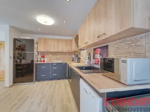 Prodej komerční nemovitosti, Chrášťany, Plzeňská, 207 m2