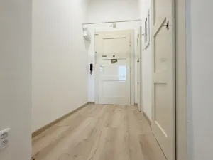 Pronájem bytu 1+kk, Praha - Vršovice, Přípotoční, 28 m2