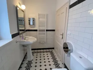 Pronájem kanceláře, Praha - Libeň, Zvonařovská, 56 m2