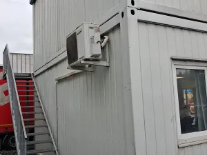 Prodej skladu, Praha, Chlumecká, 120 m2