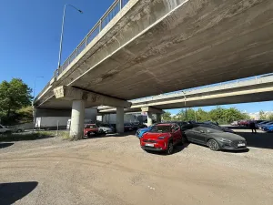 Pronájem komerčního pozemku, Praha, Radiová, 200 m2