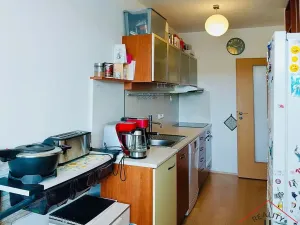 Prodej bytu 3+1, Praha - Řepy, Nevanova, 70 m2