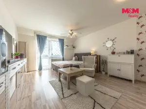 Pronájem bytu 1+kk, Praha, Švihovská, 37 m2