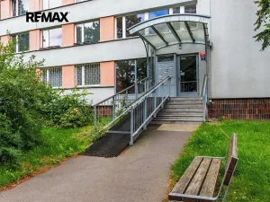Prodej bytu 2+kk, Praha - Kobylisy, Třebenická, 41 m2