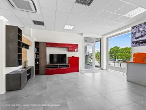 Pronájem obchodního prostoru, Praha - Hloubětín, Poděbradská, 54 m2