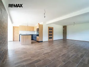 Prodej rodinného domu, Všechlapy, 180 m2