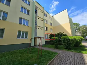 Prodej bytu 3+1, Postoloprty, Jiráskovo náměstí, 65 m2