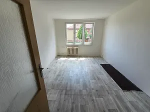 Prodej bytu 3+1, Postoloprty, Jiráskovo náměstí, 65 m2