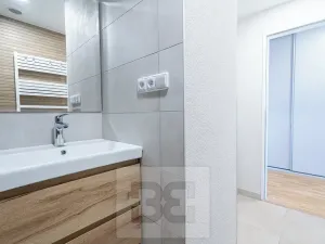 Pronájem bytu 2+kk, Praha - Prosek, Litvínovská, 45 m2
