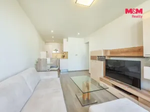 Prodej bytu 2+kk, Praha - Kobylisy, Rajmonova, 44 m2