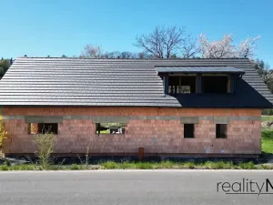 Prodej rodinného domu, Rovensko pod Troskami, 252 m2