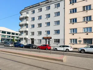 Prodej bytu 1+1, Praha - Vysočany, Kolbenova, 80 m2