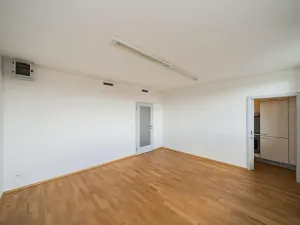 Pronájem bytu 4+1, Praha - Smíchov, Štefánikova, 147 m2