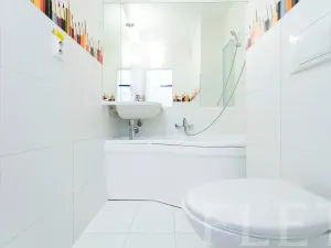 Pronájem bytu 2+kk, Praha - Karlín, Molákova, 42 m2