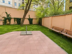 Prodej činžovního domu, Praha - Nové Město, Na bojišti, 735 m2