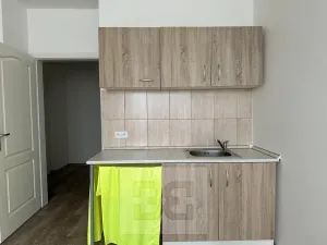 Pronájem bytu 1+kk, Praha - Smíchov, 30 m2