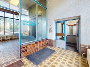 Pronájem kanceláře, Hradec Králové, Akademika Bedrny, 110 m2