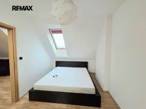 Prodej bytu 2+kk, Jesenice, Příčná I., 45 m2