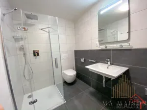 Pronájem bytu 1+kk, Praha - Holešovice, Na Maninách, 33 m2