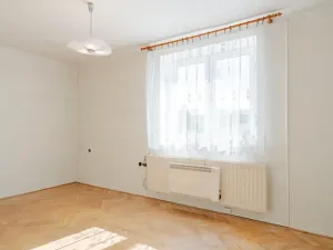 Prodej bytu 2+1, Nové Hrady, 75 m2