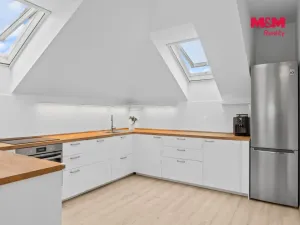Prodej bytu 4+kk, Křížkový Újezdec - Čenětice, 158 m2