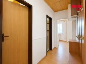 Pronájem bytu 1+1, Nová Role, U Plynárny, 38 m2