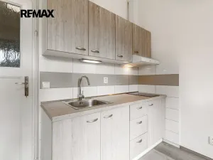Pronájem bytu 1+kk, Praha - Břevnov, Patočkova, 21 m2